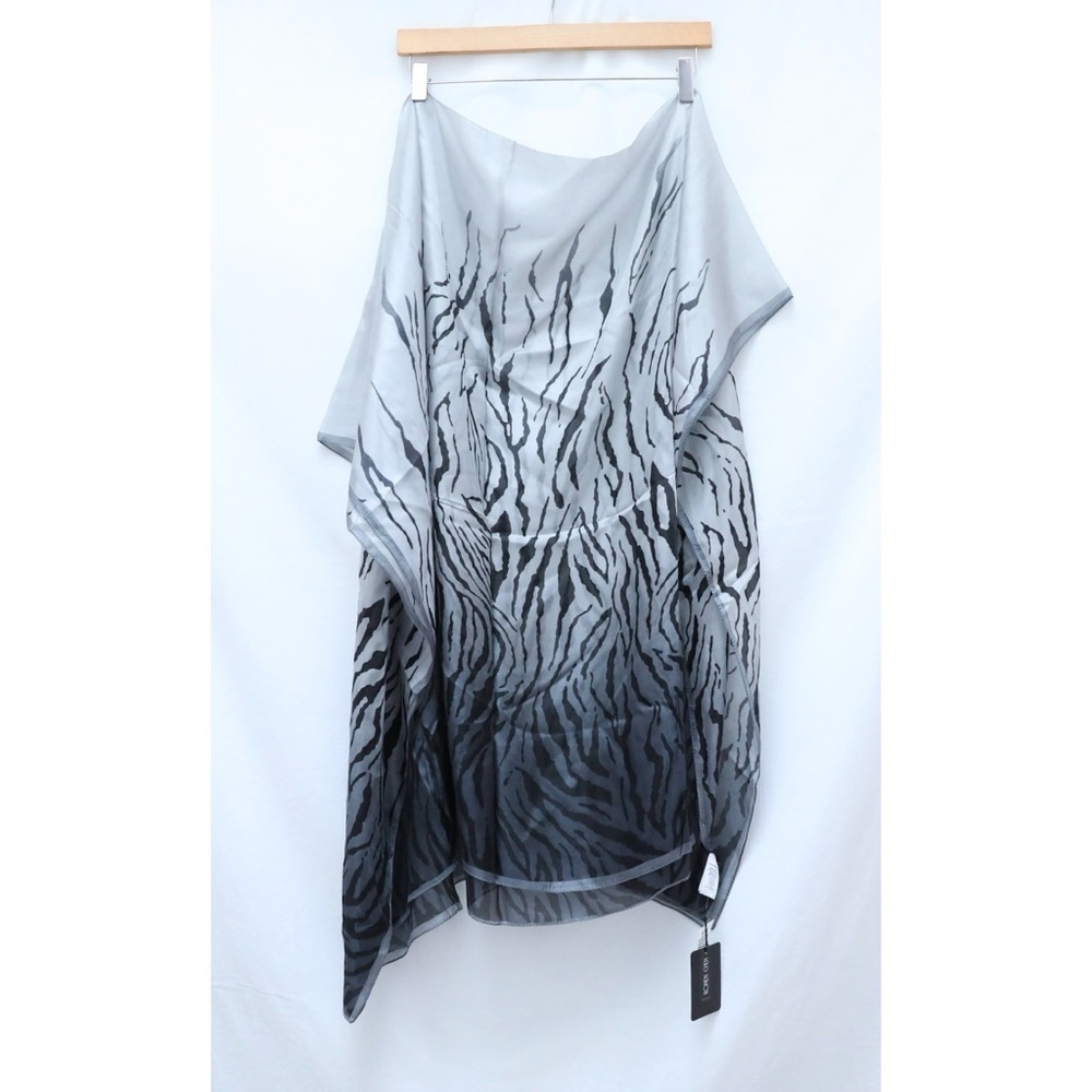 NWT Ronen Chen abstract zebra print rectangular scarf classy grey silk animal